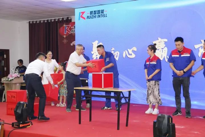 聚初心，贏上市，創未來--銳智八周年慶典隆重舉行