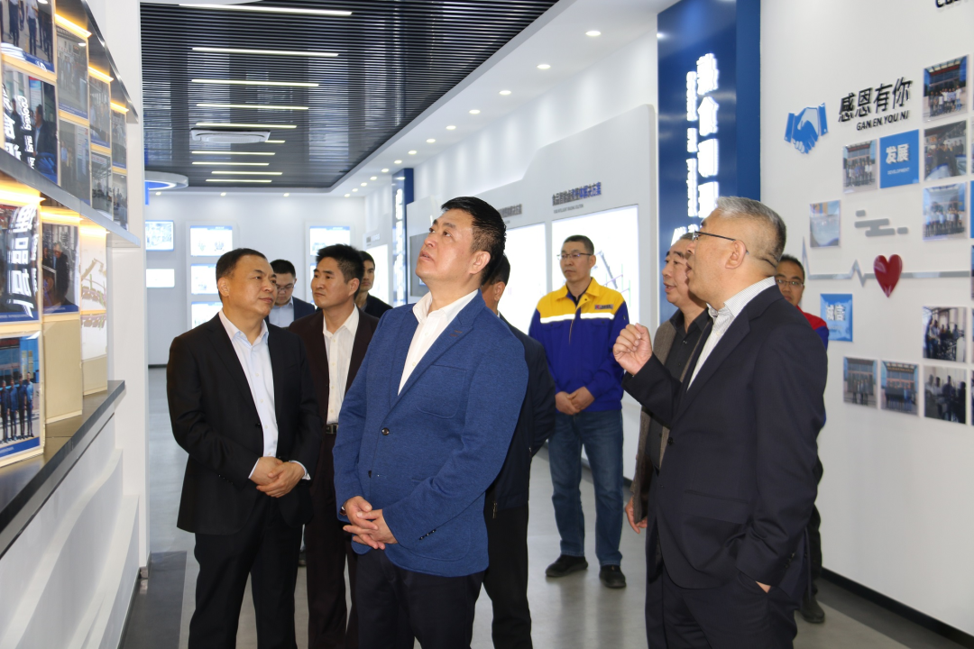 青島市政協副主席、市工商聯主席崔作一行蒞臨銳智股份調研考察